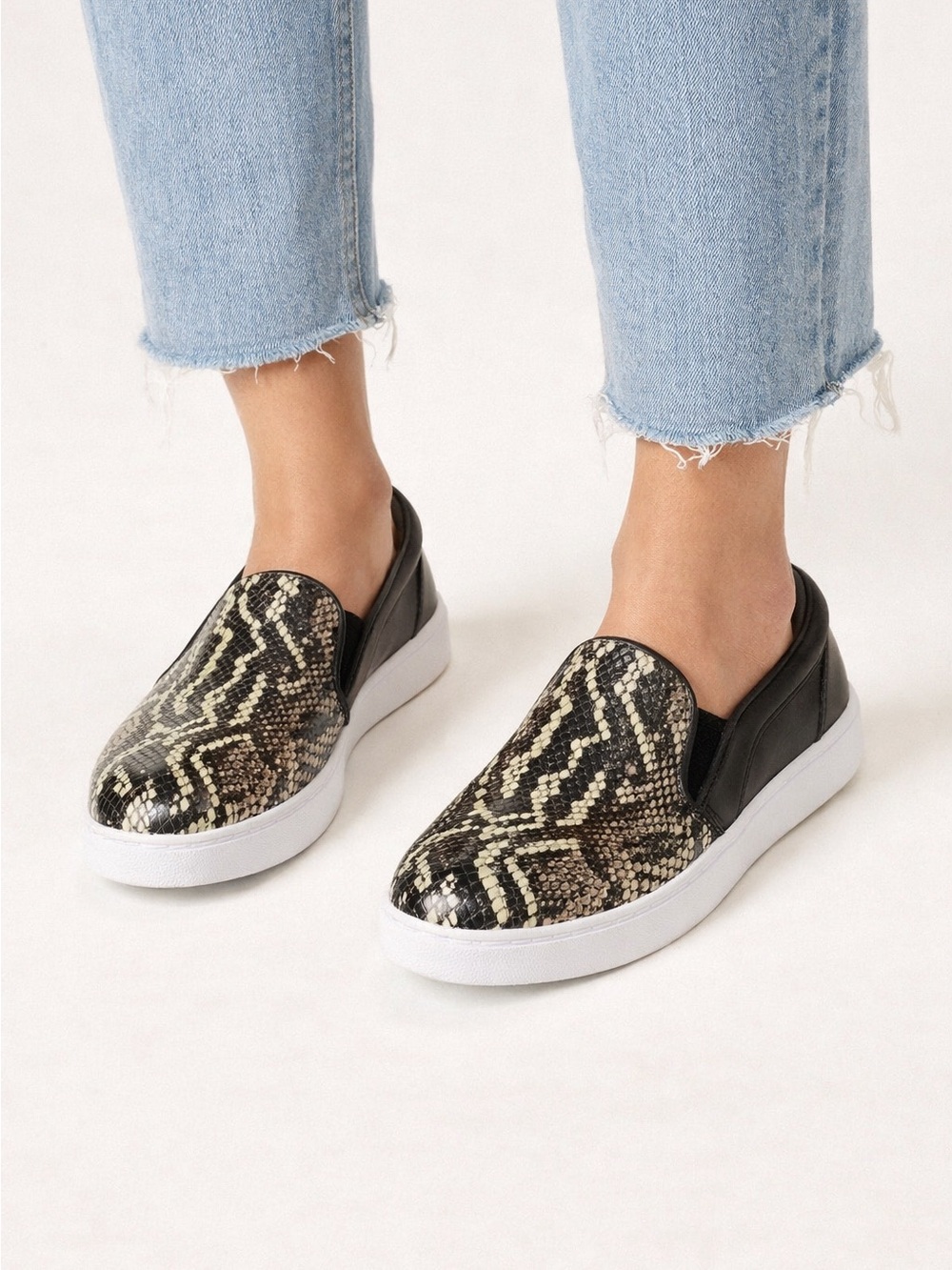 NEW Vionic Splendid Demetra Snakeskin Boa Leather Slip On Shoes Size 6